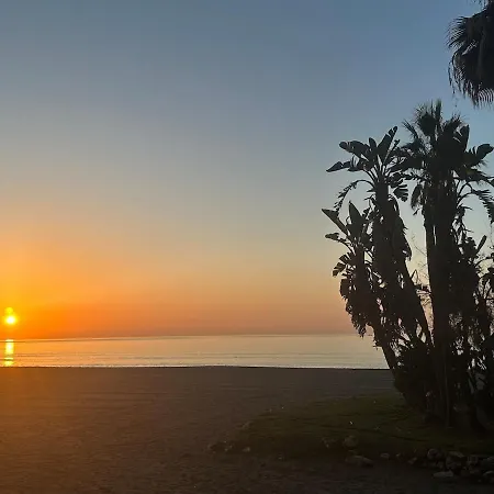 2 Bed Centre Next To The Beach! Estepona