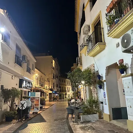 2 Bed Centre Next To The Beach! Estepona