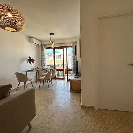 2 Bed Centre Next To The Beach!