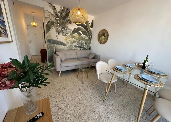2 Bed Centre Next To The Beach! Appartamento *