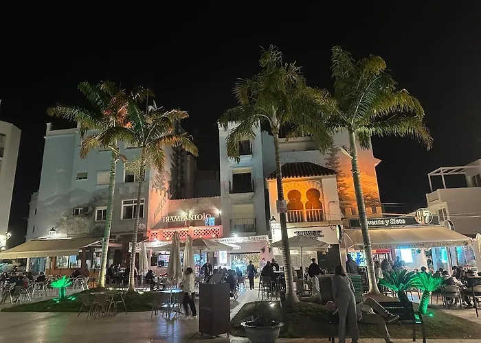 2 Bed Centre Next To The Beach! * Estepona