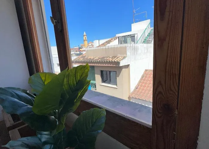 2 Bed Centre Next To The Beach!