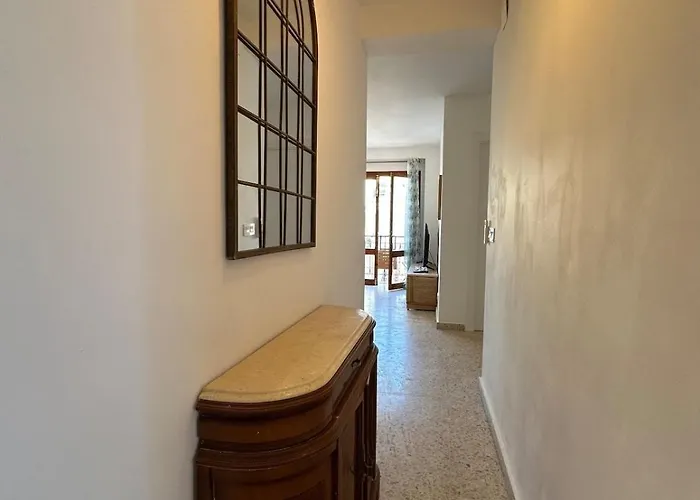 2 Bed Centre Next To The Beach! Appartamento