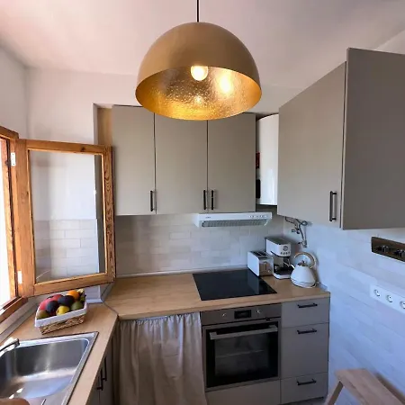 2 Bed Centre Next To The Beach! Apartment *