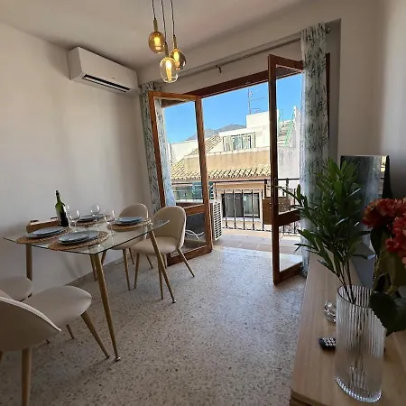 2 Bed Centre Next To The Beach! * Эстепона