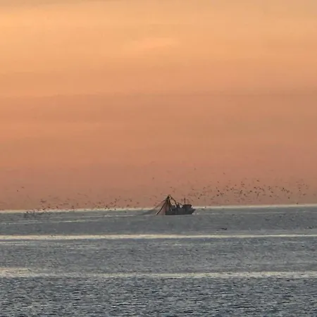 2 Bed Centre Next To The Beach! Apartment Estepona