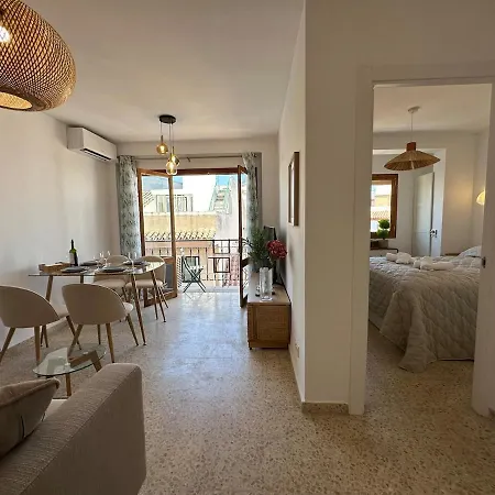 2 Bed Centre Next To The Beach! Апартаменты Эстепона