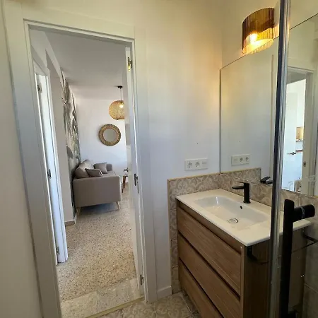 Апартаменты 2 Bed Centre Next To The Beach! Эстепона