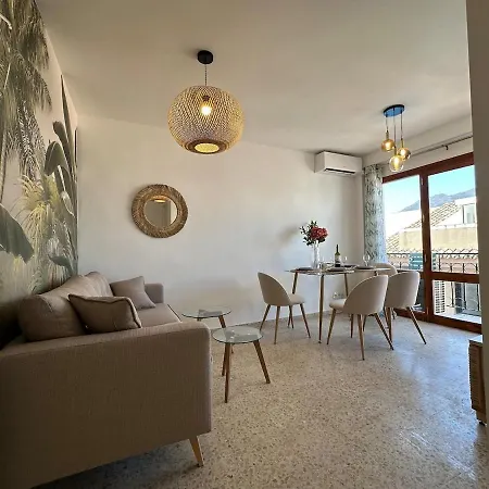 Апартаменты 2 Bed Centre Next To The Beach! Эстепона