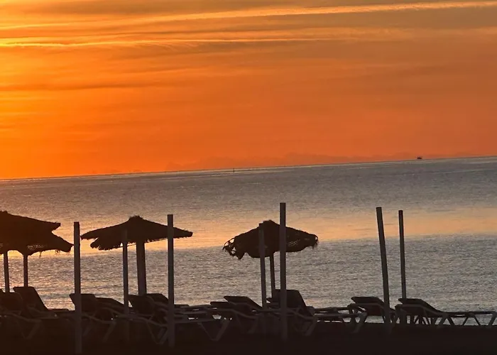 2 Bed Centre Next To The Beach! *