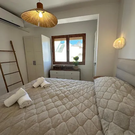 2 Bed Centre Next To The Beach! Lägenhet