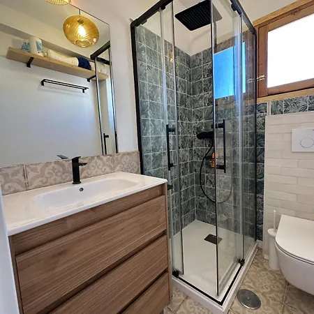 2 Bed Centre Next To The Beach! * Estepona