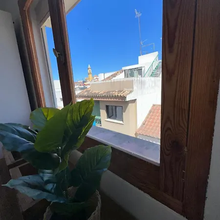 2 Bed Centre Next To The Beach!