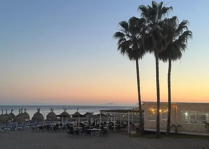 2 Bed Centre Next To The Beach! * Estepona