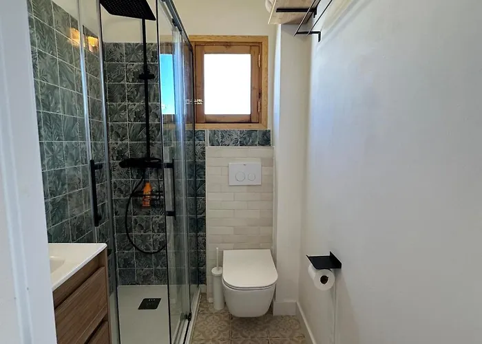 Διαμέρισμα 2 Bed Centre Next To The Beach! Εστεπόνα