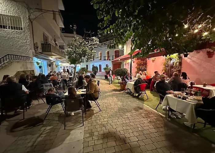 Διαμέρισμα 2 Bed Centre Next To The Beach! Εστεπόνα